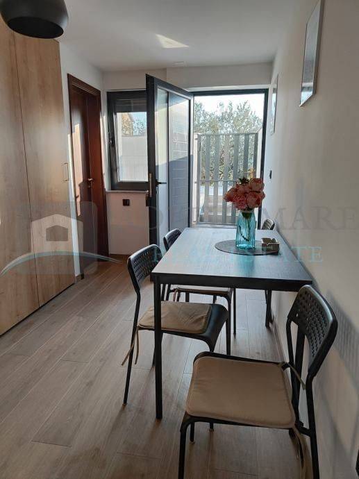 Flat in a building, Sale, Šibenik - Okolica, Podsolarsko