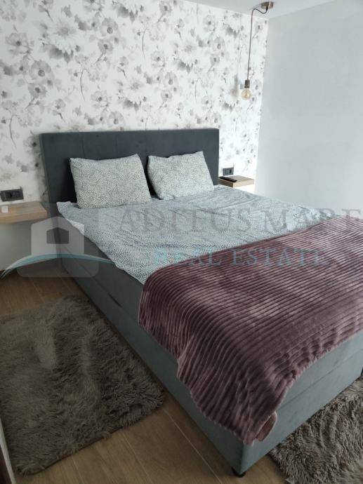 Flat in a building, Sale, Šibenik - Okolica, Podsolarsko