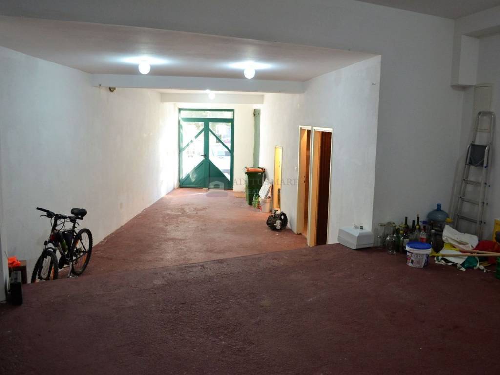 Sale and storage space, Sale, Vodice, Vodice