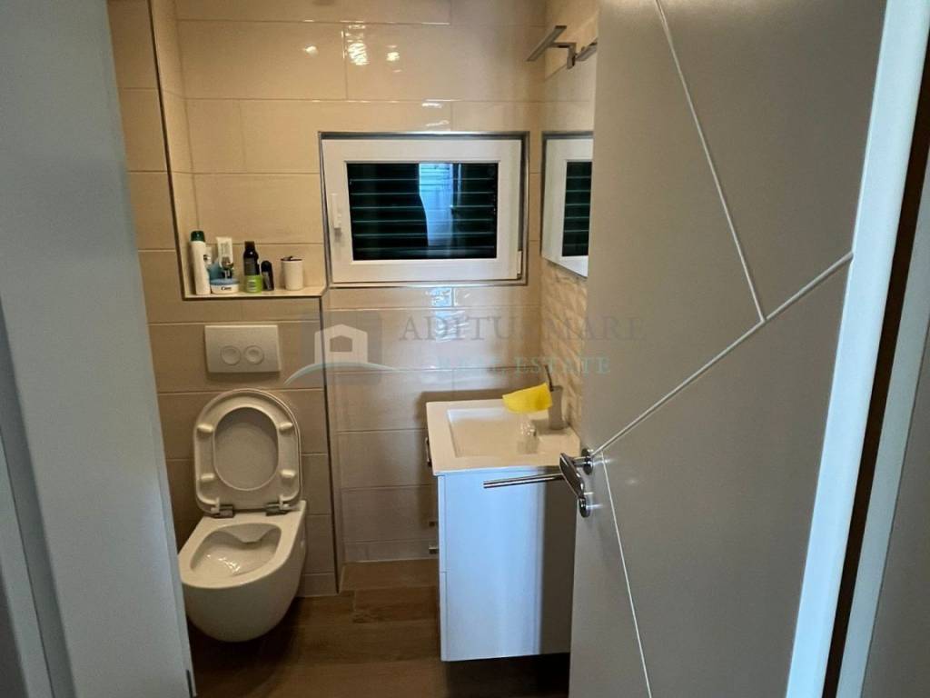 Flat in older building, Sale, Vodice, Vodice