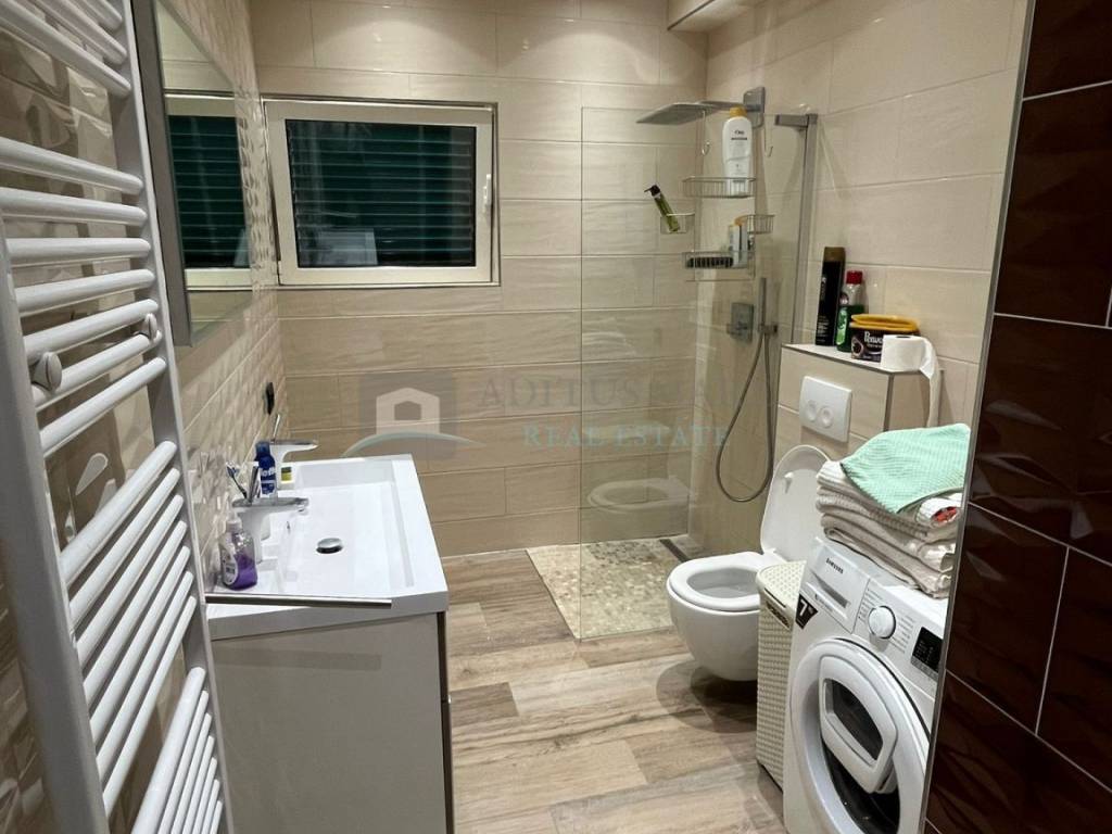 Flat in older building, Sale, Vodice, Vodice