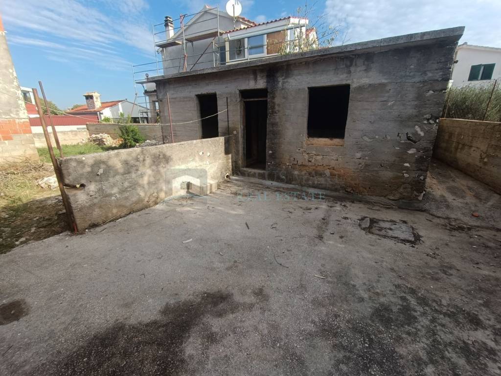 One-storey house, Sale, Pirovac, Pirovac