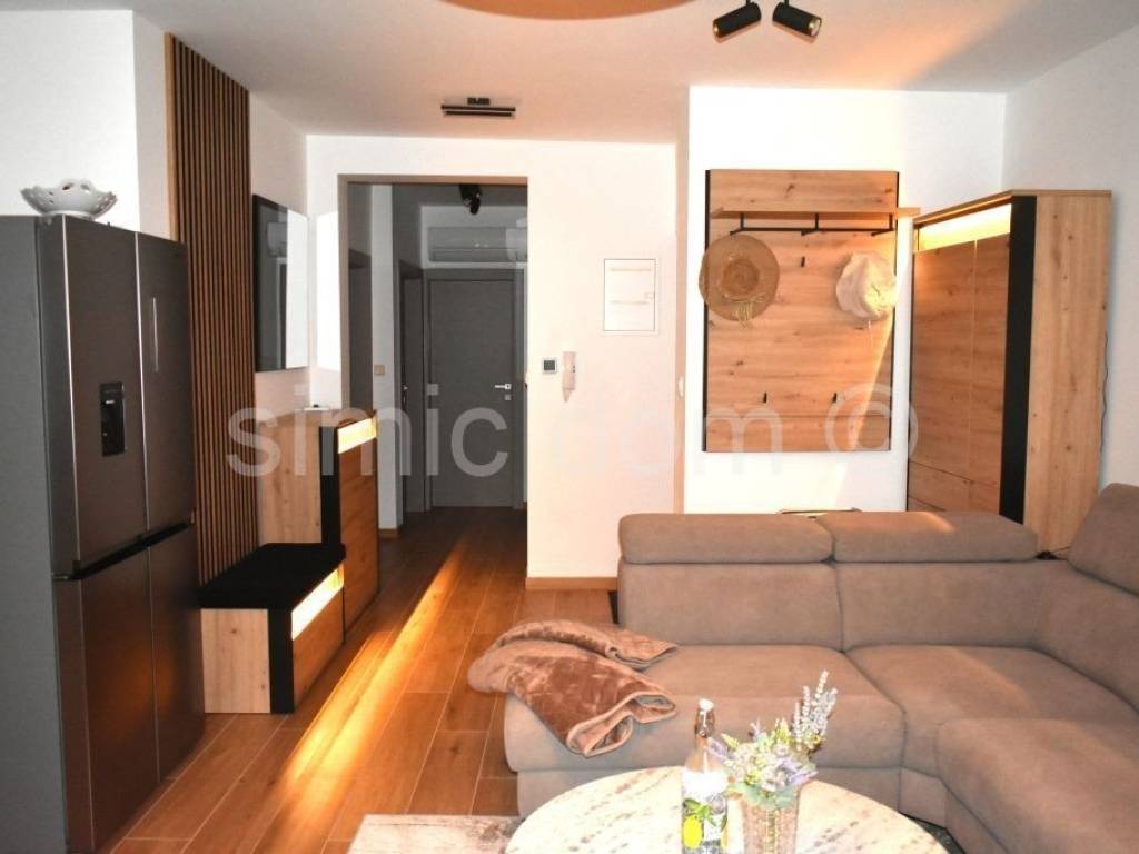 Apartment by the sea, Sale, Okrug, Okrug Gornji