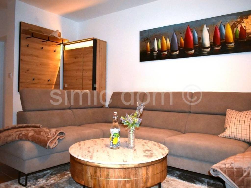 Apartment by the sea, Sale, Okrug, Okrug Gornji