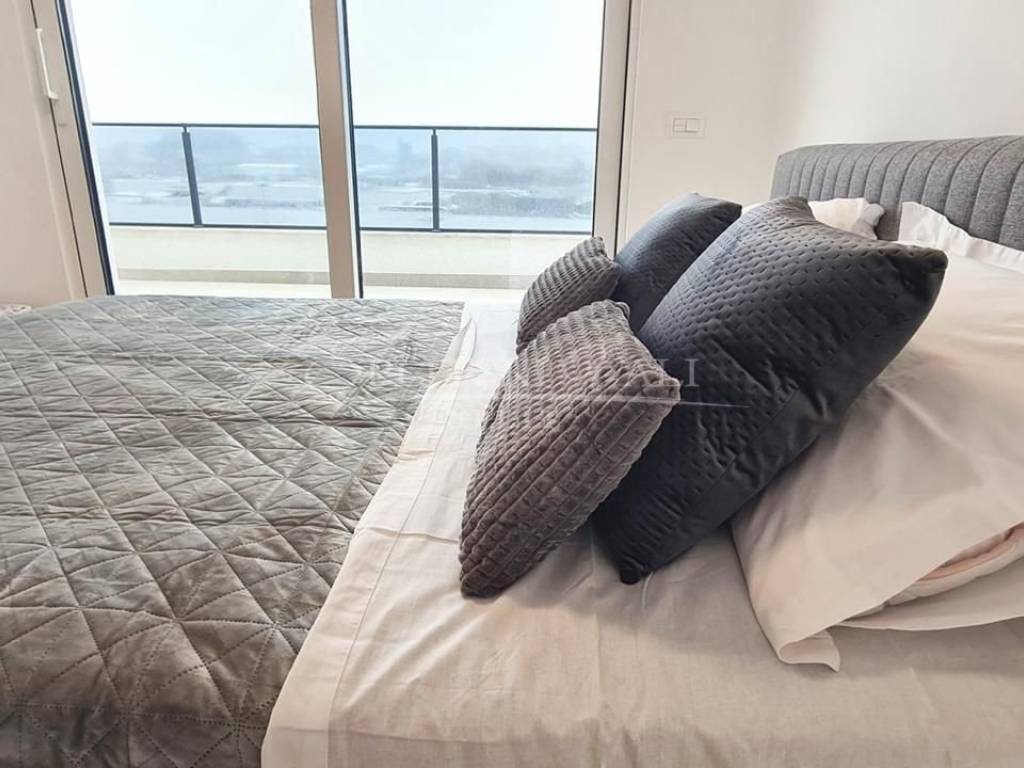 Flat in a new building, Rent, Split, Split