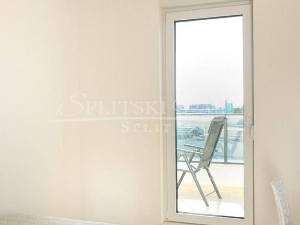 Flat in a new building, Rent, Split, Split