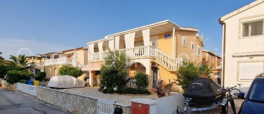 House with apartments, Sale, Vir, Vir