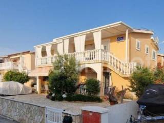 House with apartments, Sale, Vir, Vir