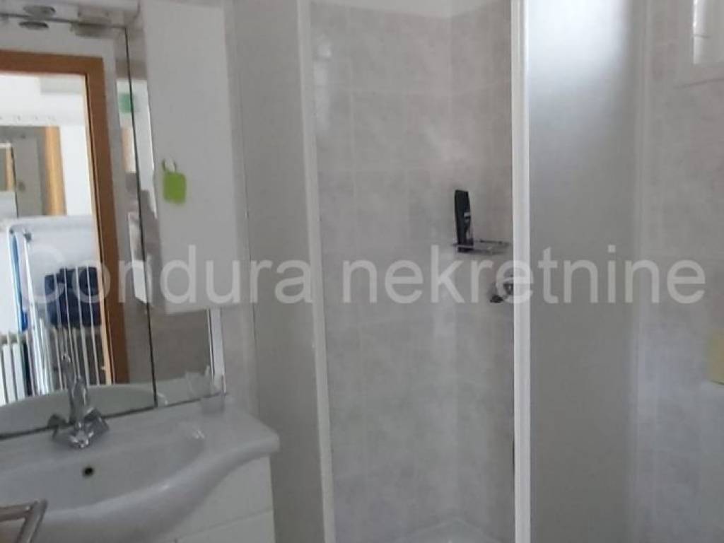 House with apartments, Sale, Vir, Vir