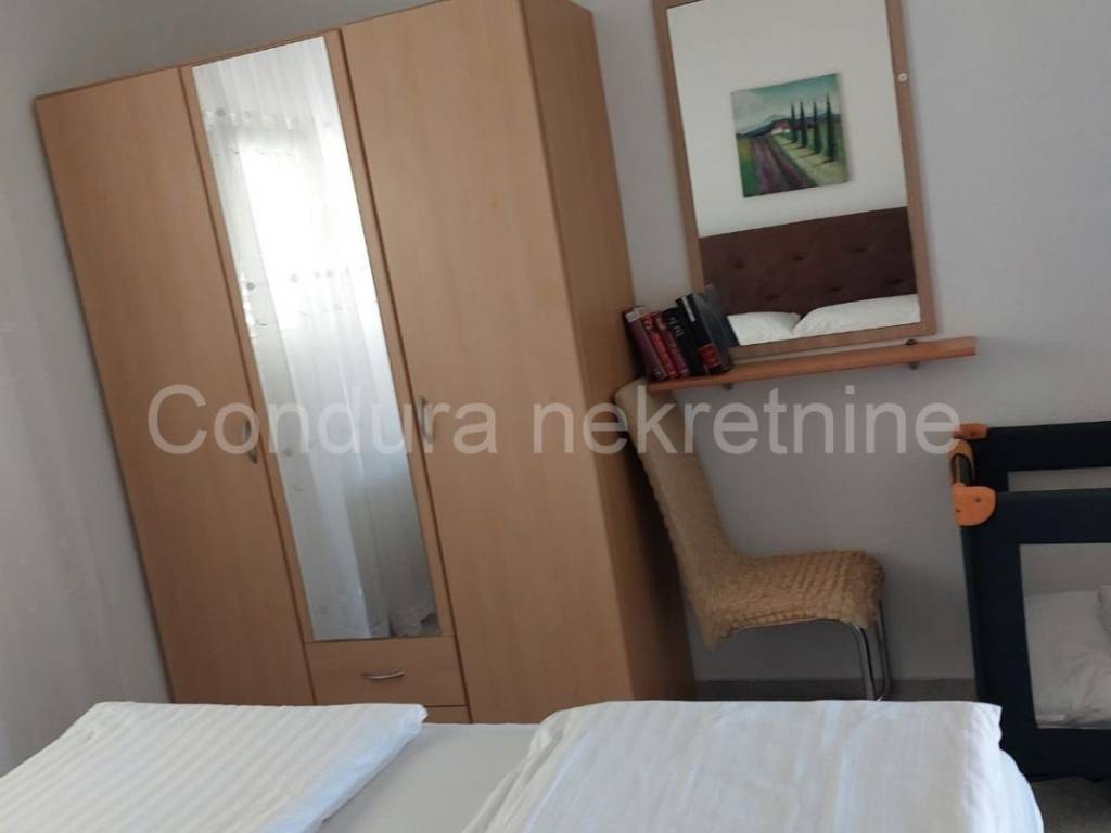House with apartments, Sale, Vir, Vir