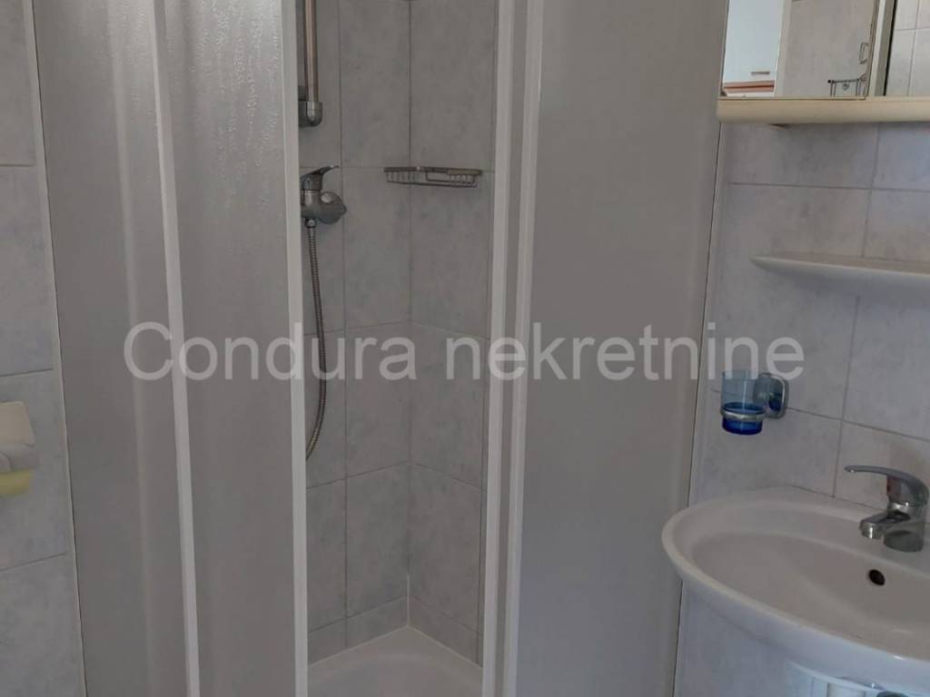 House with apartments, Sale, Vir, Vir