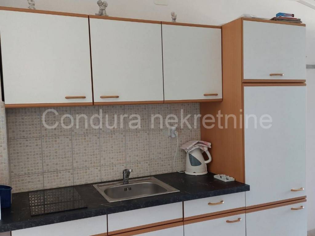 House with apartments, Sale, Vir, Vir