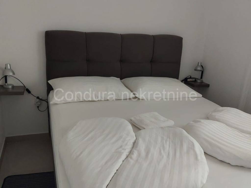 House with apartments, Sale, Vir, Vir