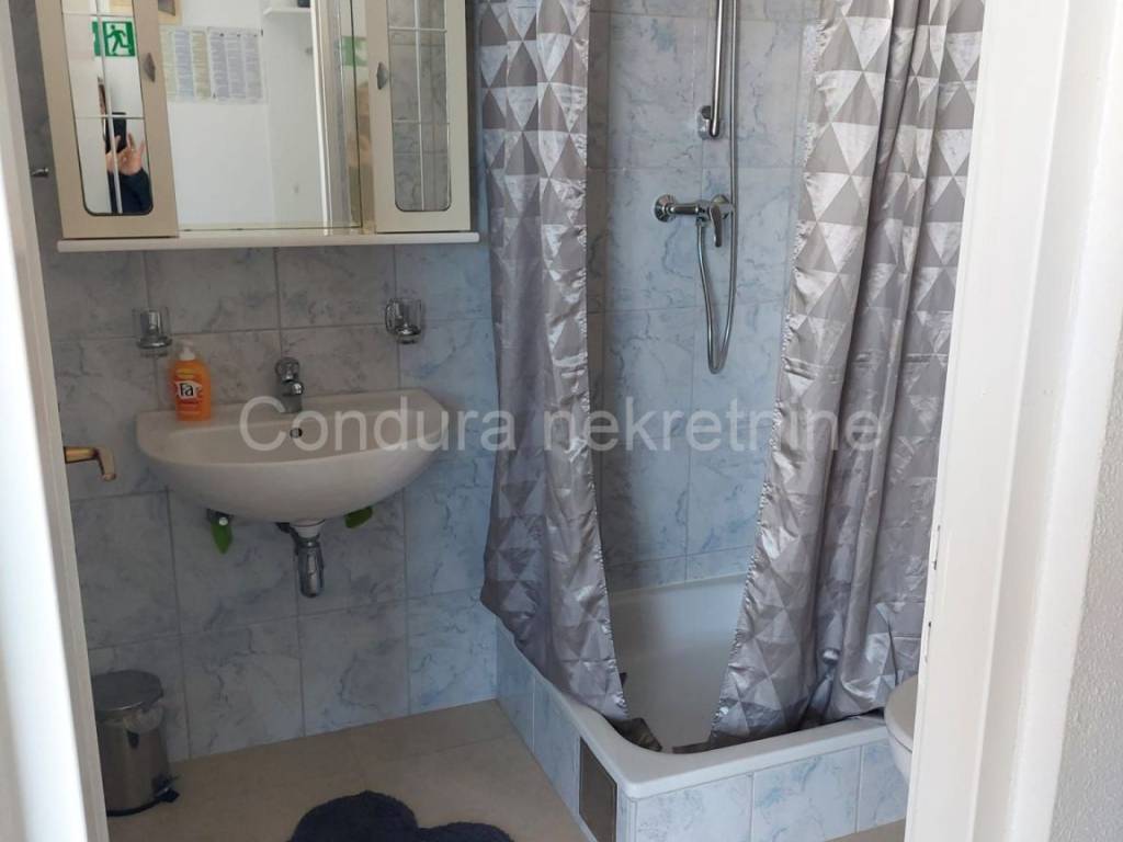 House with apartments, Sale, Vir, Vir