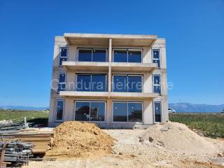 Apartman na moru, Prodaja, Povljana, Povljana