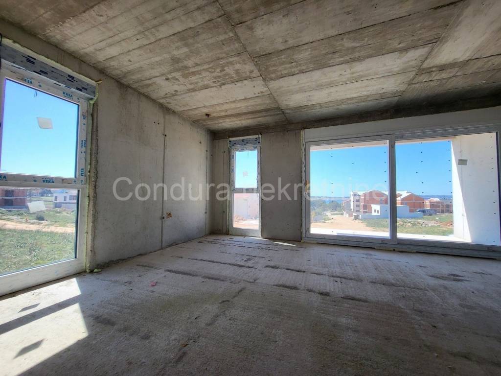 Apartman na moru, Prodaja, Povljana, Povljana