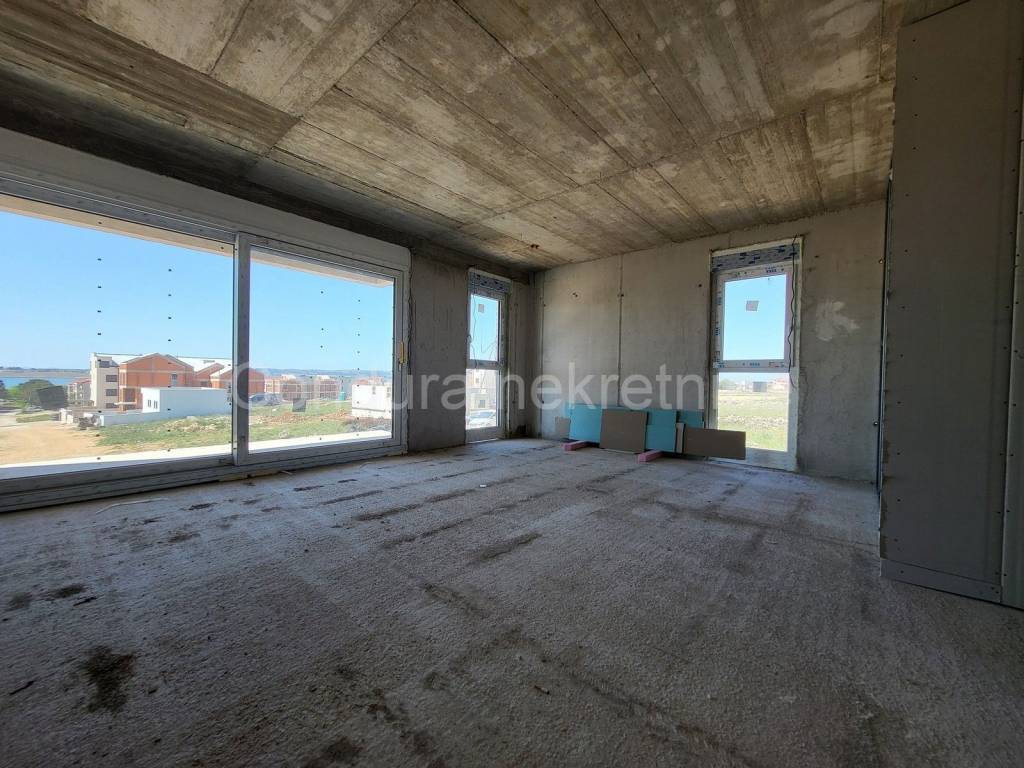 Apartman na moru, Prodaja, Povljana, Povljana