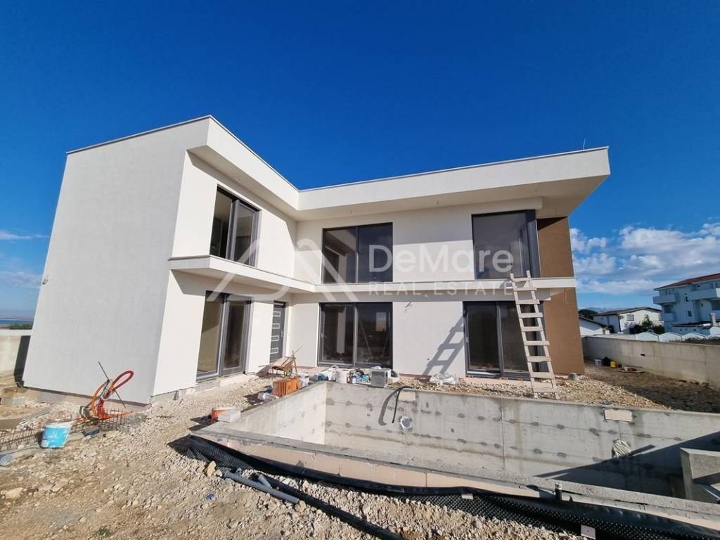 Luksuzna vila, Prodaja, Privlaka, Privlaka