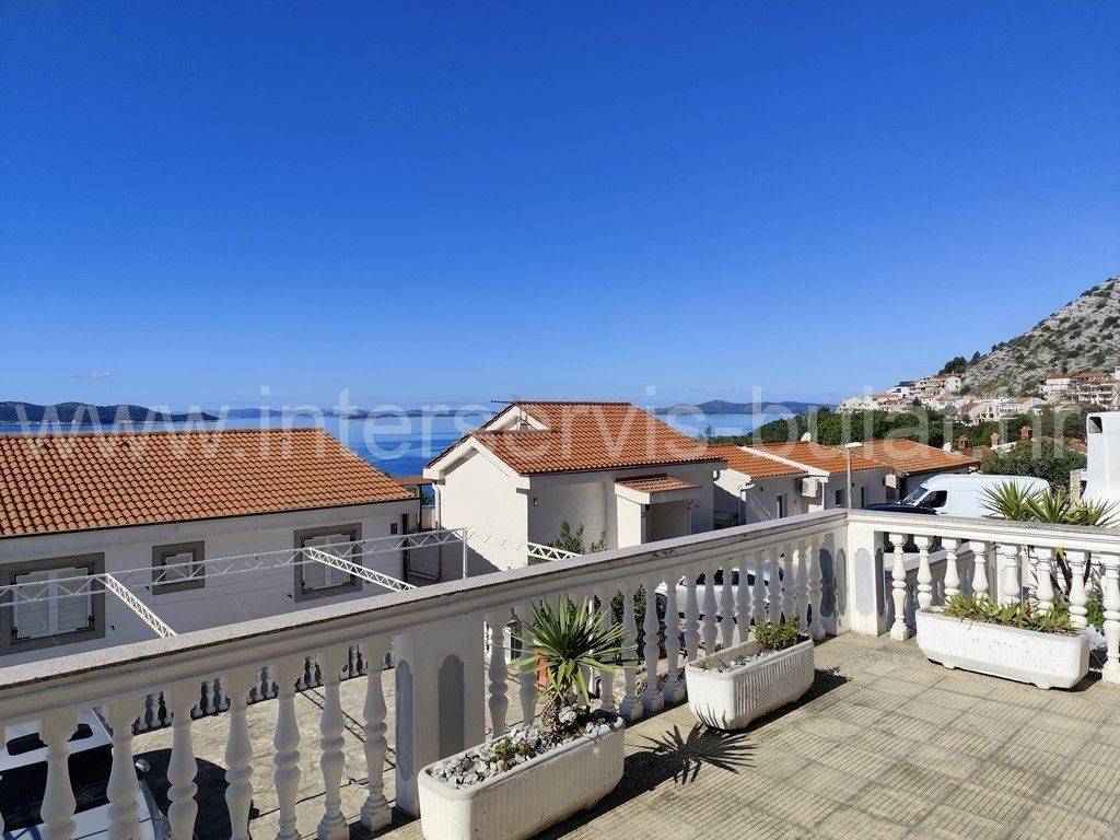 House with apartments, Sale, Pakoštane, Drage