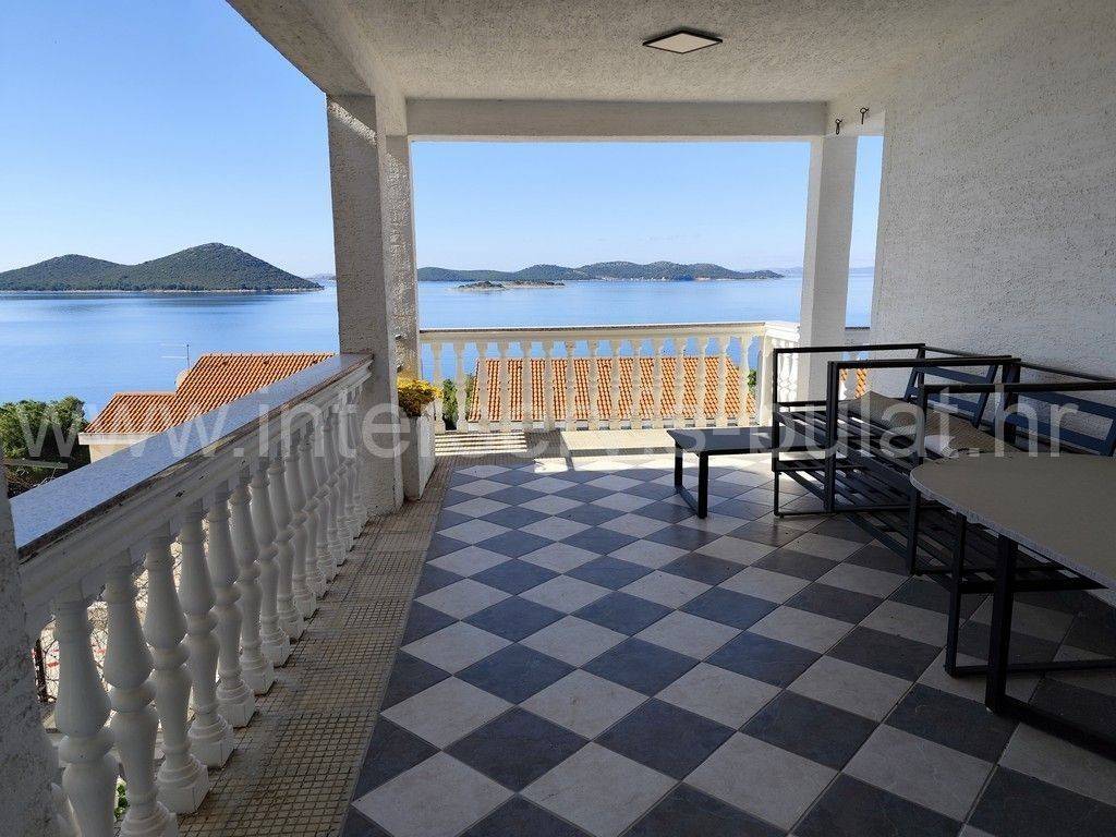 House with apartments, Sale, Pakoštane, Drage