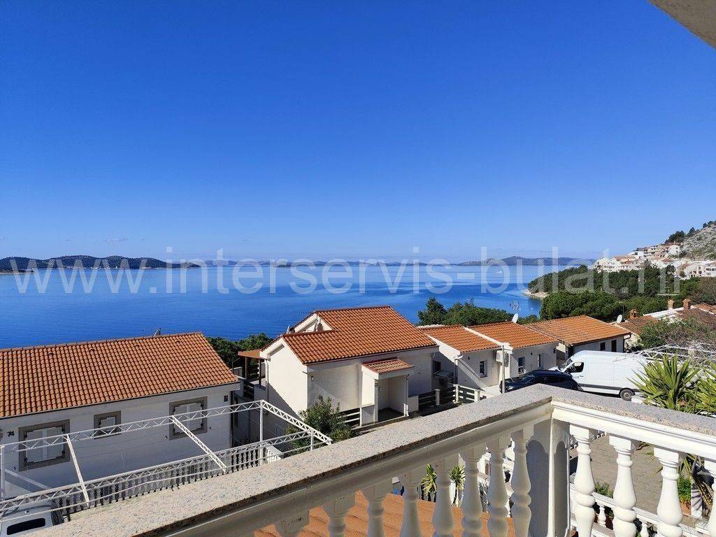 House with apartments, Sale, Pakoštane, Drage