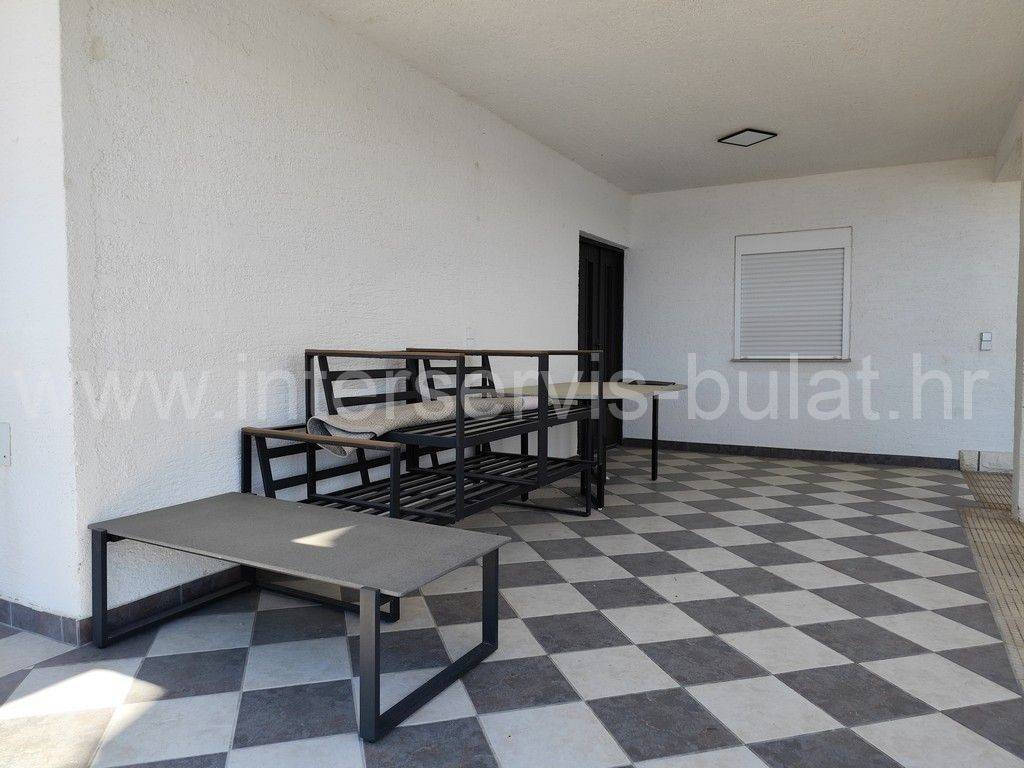 House with apartments, Sale, Pakoštane, Drage