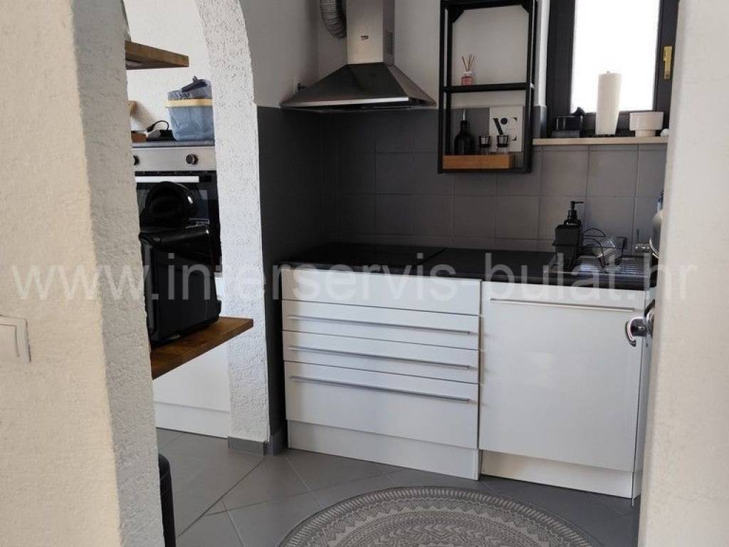 House with apartments, Sale, Pakoštane, Drage
