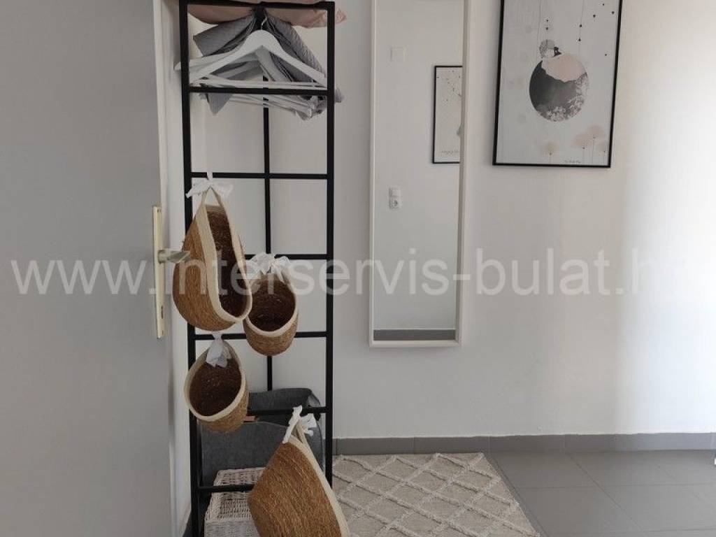 House with apartments, Sale, Pakoštane, Drage