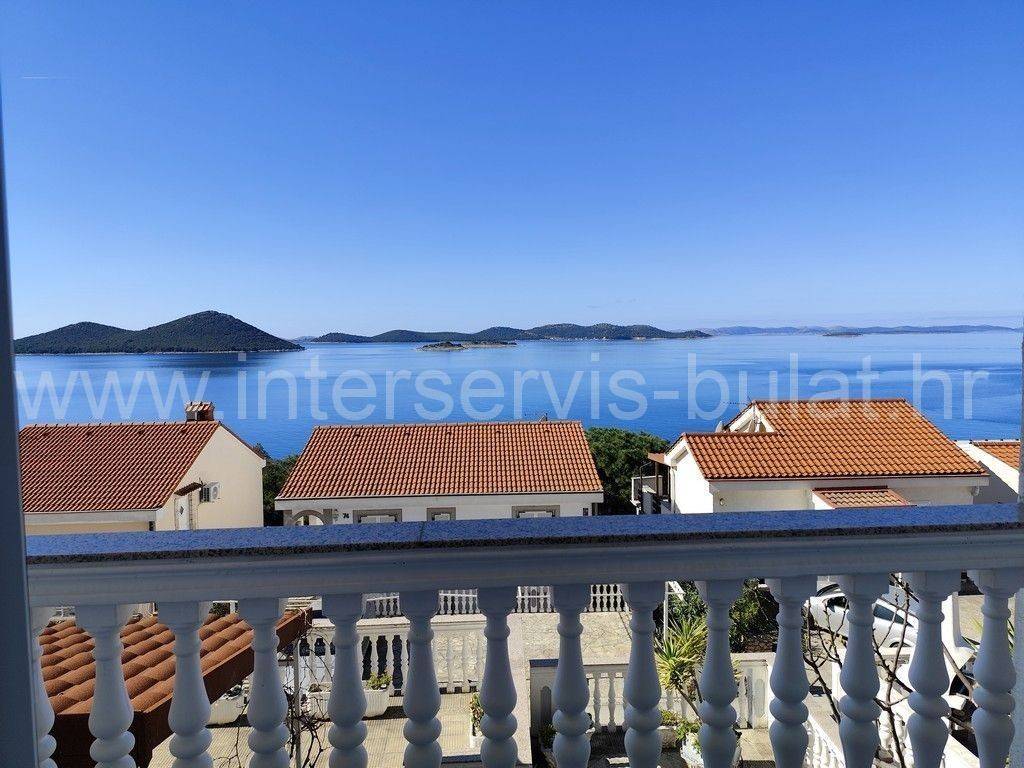 House with apartments, Sale, Pakoštane, Drage
