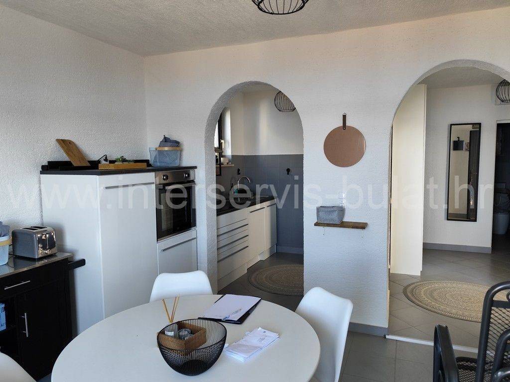 House with apartments, Sale, Pakoštane, Drage