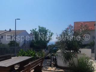 Flat in a building, Sale, Okrug, Okrug Gornji