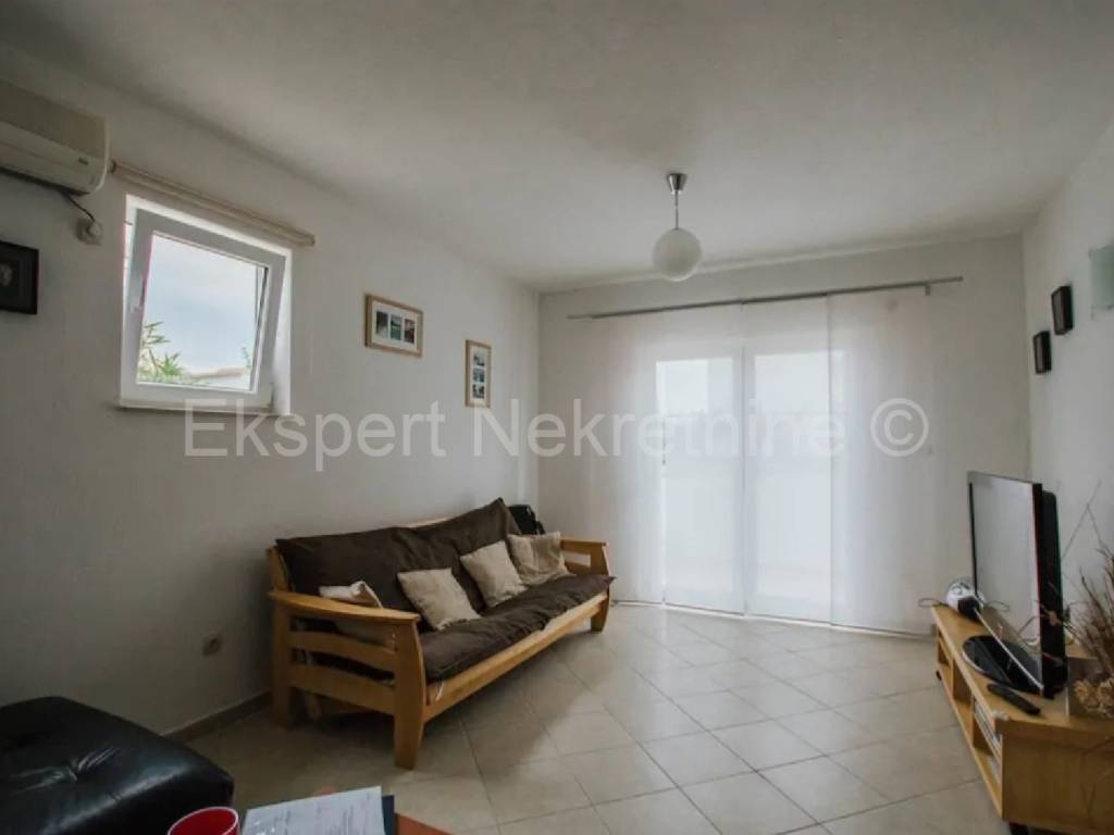 Flat in a building, Sale, Okrug, Okrug Gornji