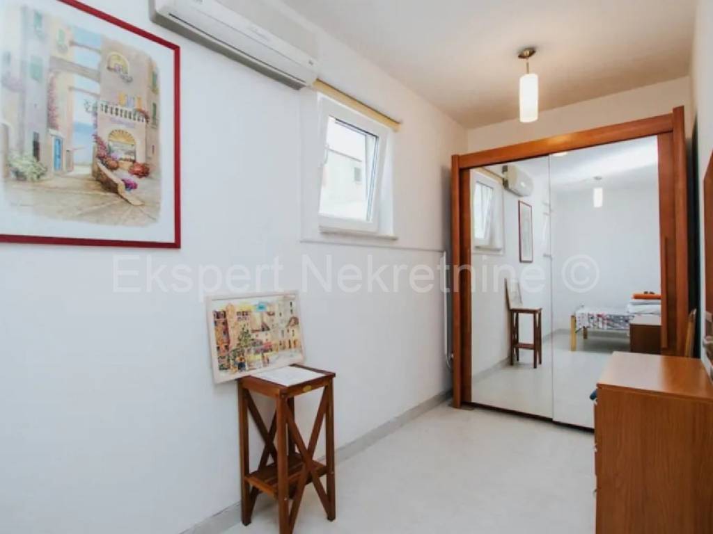 Flat in a building, Sale, Okrug, Okrug Gornji