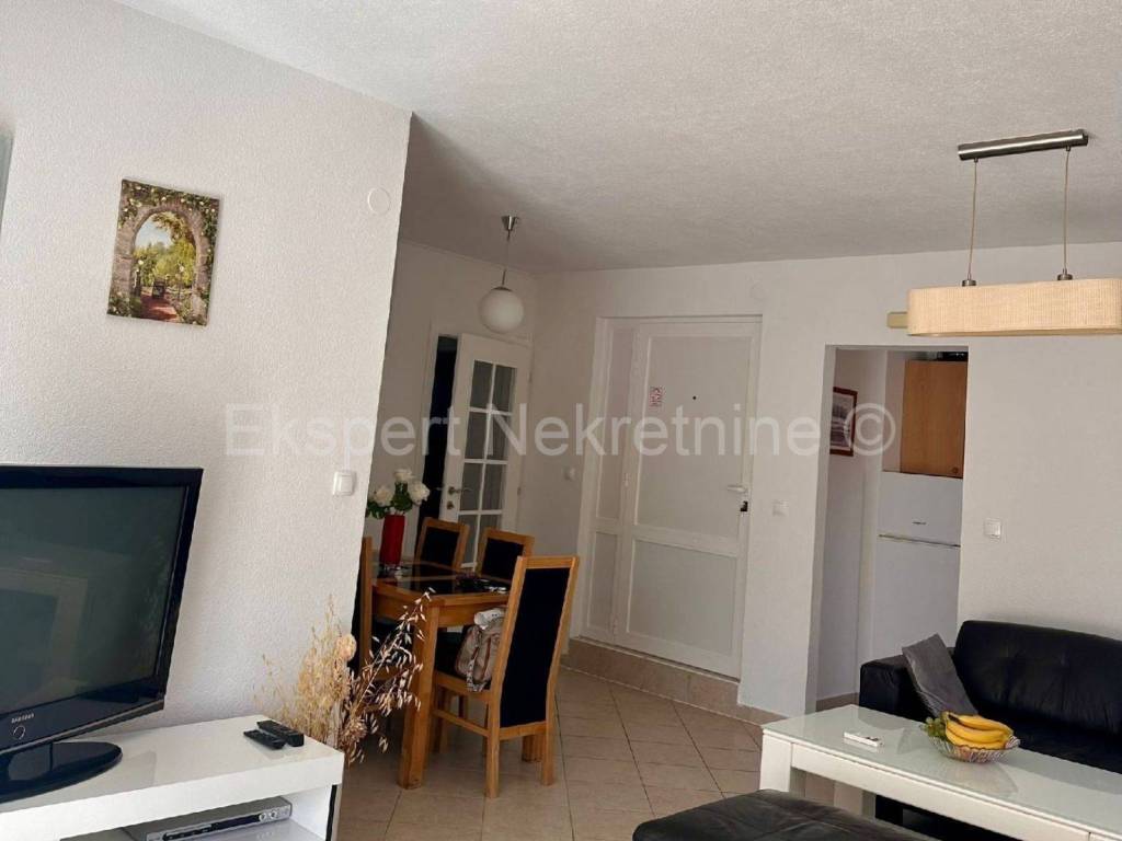Flat in a building, Sale, Okrug, Okrug Gornji
