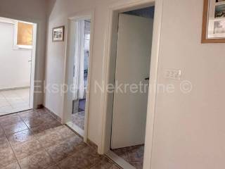 Flat in a building, Sale, Okrug, Okrug Gornji