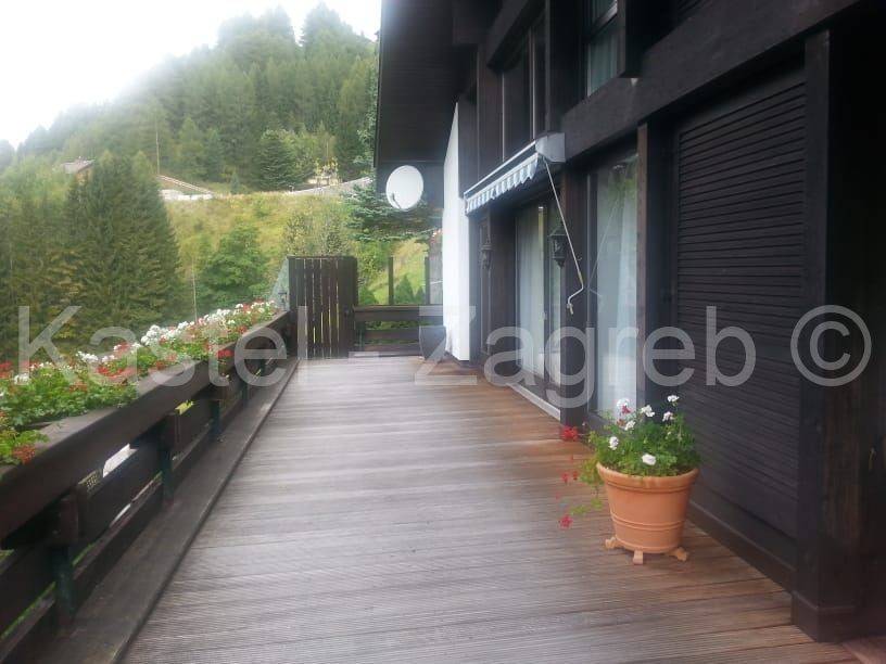 House with apartments, Sale, Zagreb - Okolica, Brezovica