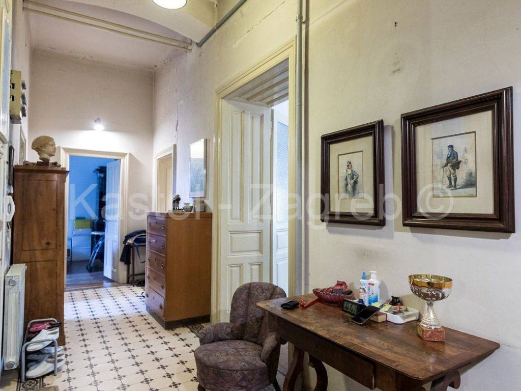 Flat in a building, Sale, Zagreb, Donji Grad