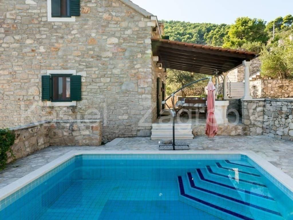 House by the sea, Sale, Šolta, Rogač