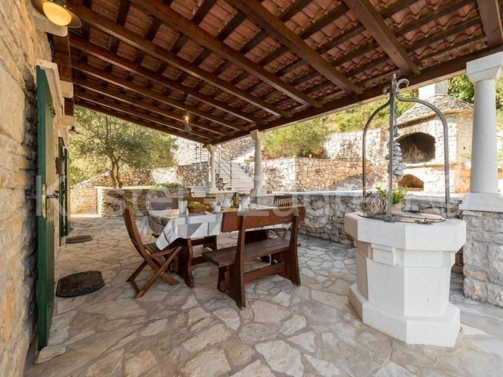 House by the sea, Sale, Šolta, Rogač