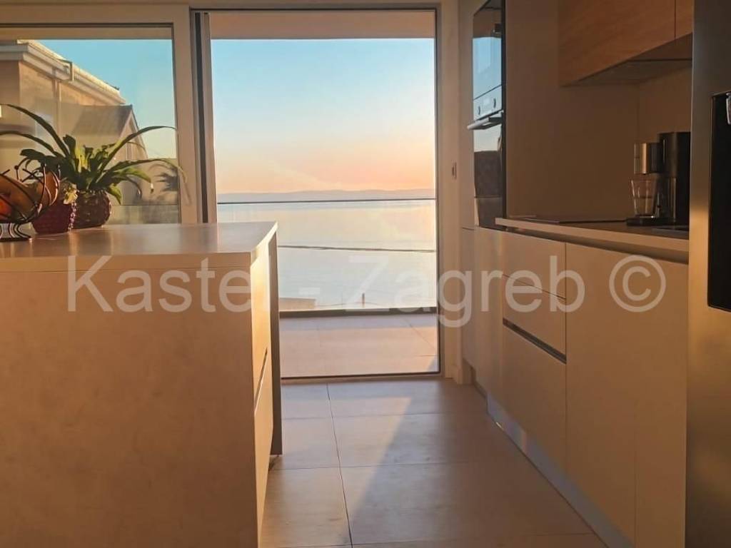 Flat in an urban villa, Rent, Podstrana, Podstrana