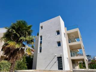 Flat in an urban villa, Rent, Podstrana, Podstrana