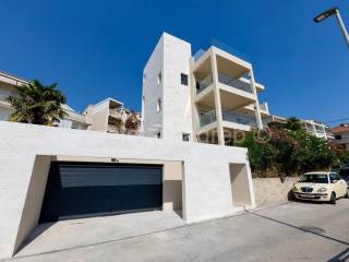 Flat in an urban villa, Rent, Podstrana, Podstrana