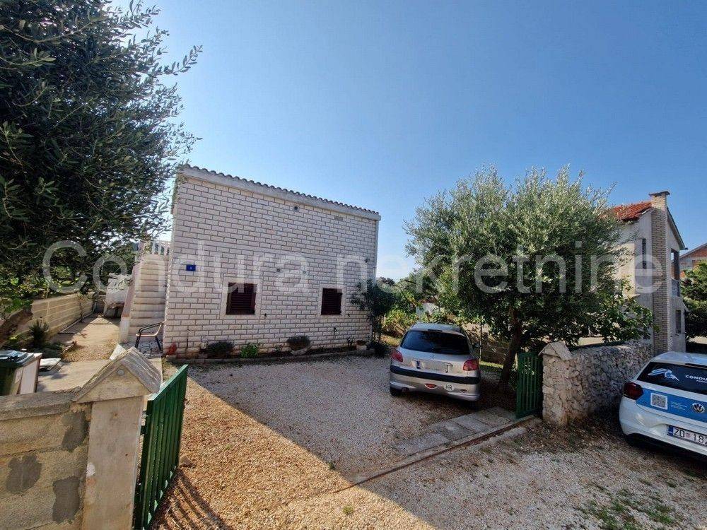 Kamena kuca, Prodaja, Vir, Vir