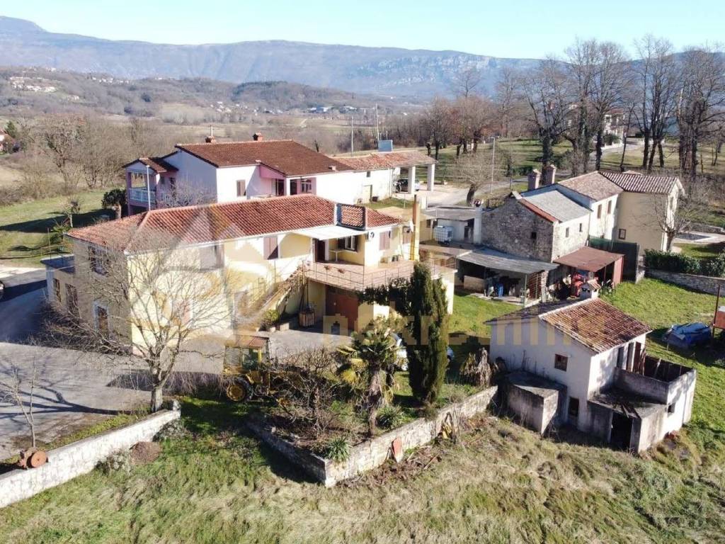 Kamena kuca, Prodaja, Pican, Pican