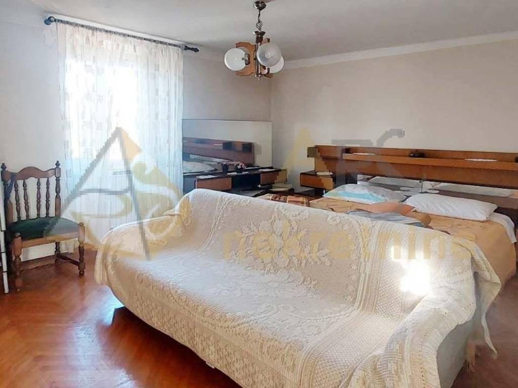 Kamena kuca, Prodaja, Pican, Pican