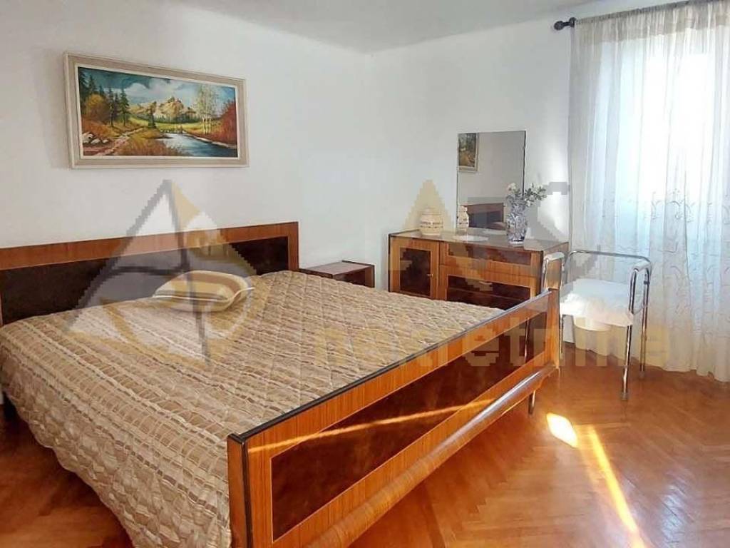 Kamena kuca, Prodaja, Pican, Pican