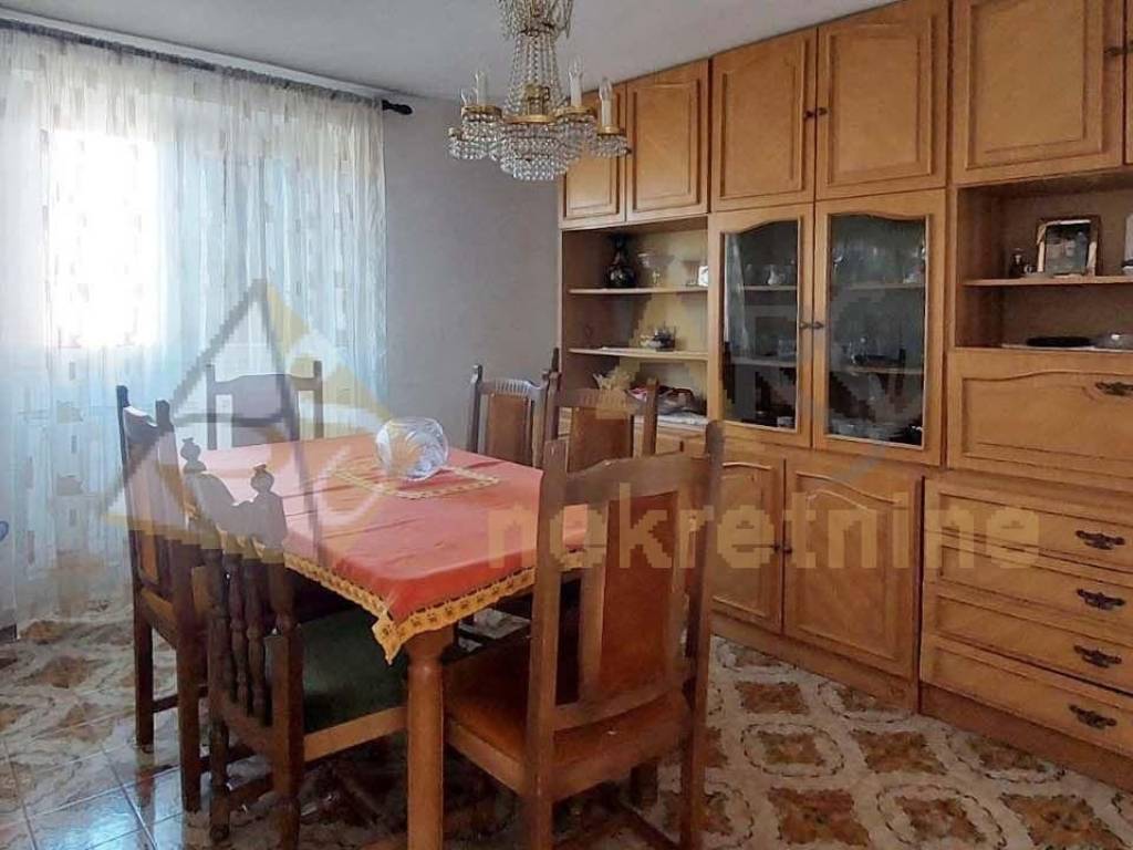 Kamena kuca, Prodaja, Pican, Pican