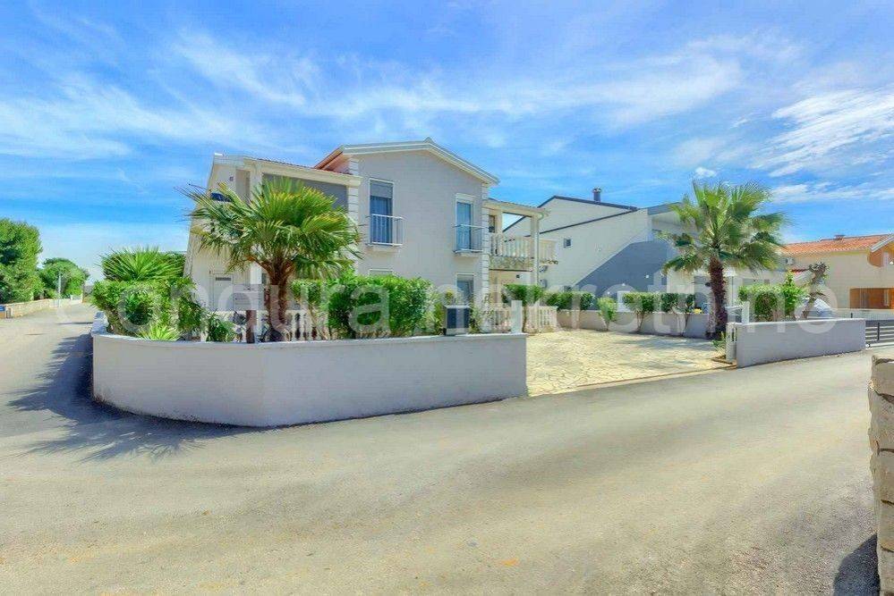 House by the sea, Sale, Vir, Vir