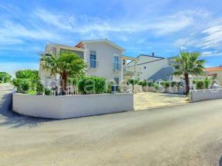 House by the sea, Sale, Vir, Vir