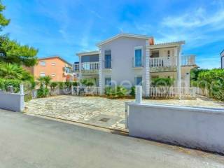 House by the sea, Sale, Vir, Vir